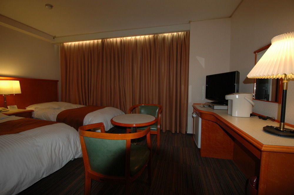 Takamatsu Terminal Hotel Bagian luar foto